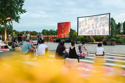 上海國際電影節露天放映。主辦方供圖