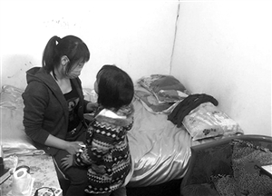 小梅現在只身帶著女兒,生活困難 圖片來源:溫州網